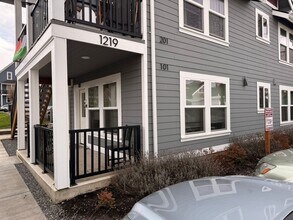 Building Photo - 1217/1219 Billy Frank Jr St