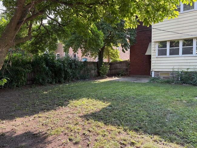 Building Photo - 112 S Taylor Ave