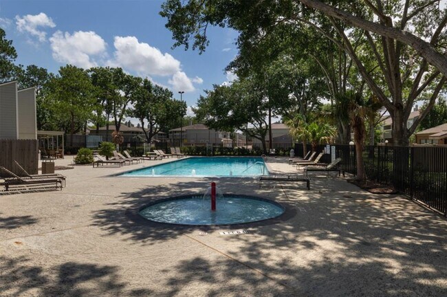 Building Photo - 2329 Briarwest Blvd