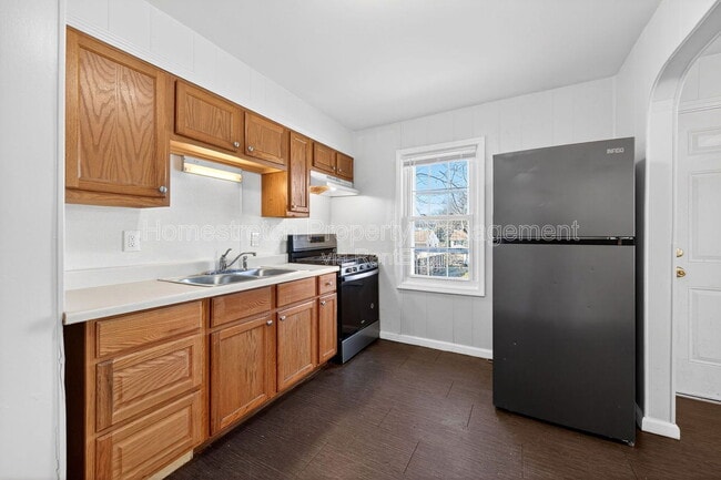 Building Photo - 6029 Evergreen Blvd