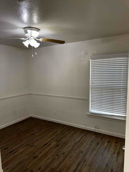 Building Photo - 321 Alexander Ave