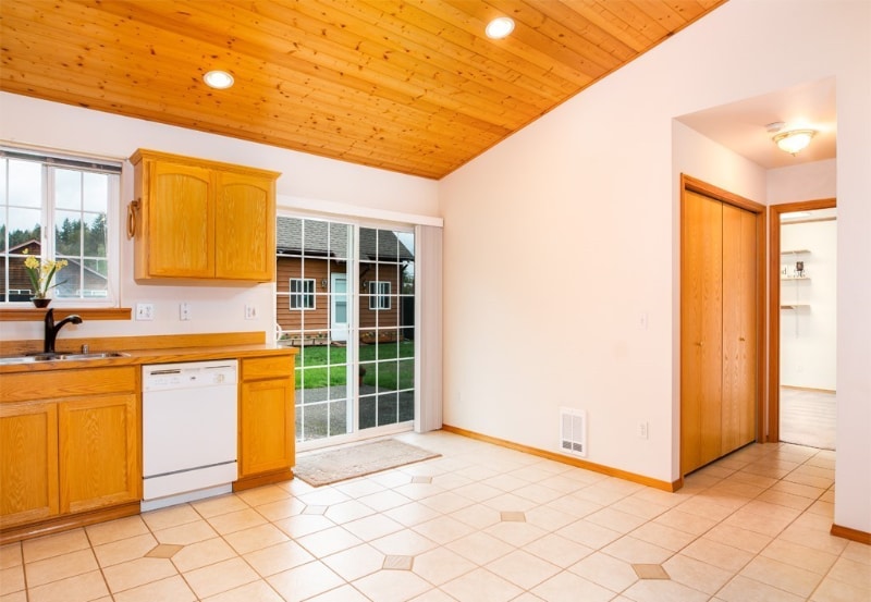 Building Photo - 761 Sauk Ave