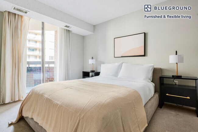 Building Photo - 2140 L St NW