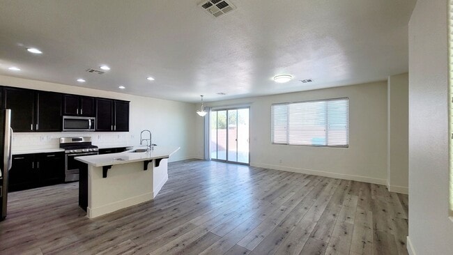 Building Photo - 8518 Genesee Ct
