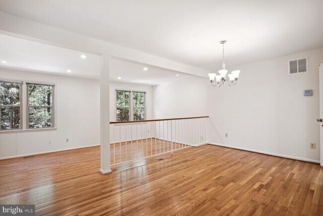 Building Photo - 3162 Borge St