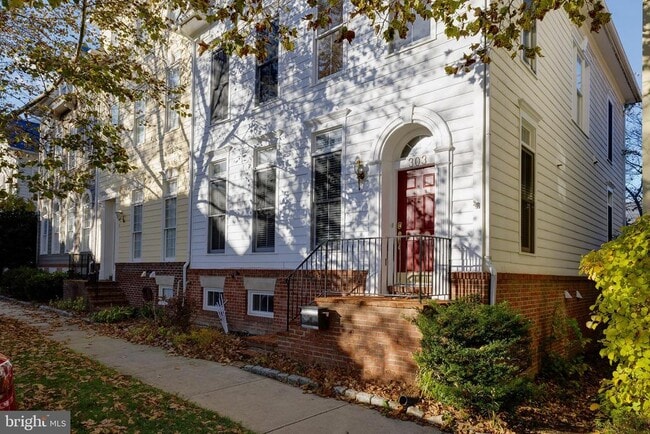 Building Photo - 303 Inspiration Ln