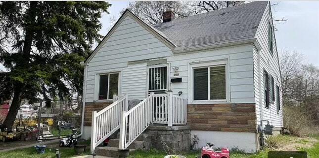 Primary Photo - 18622 Lamont St