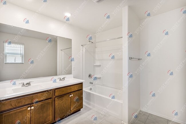 Building Photo - Gorgeous home- $500 off the 1st months rent
