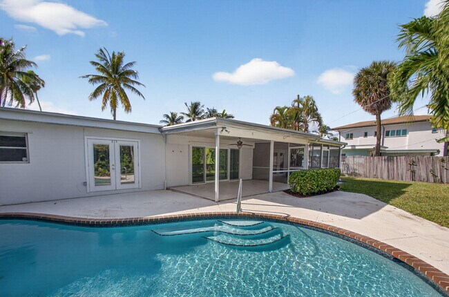 Building Photo - 1242 N Harbor Dr