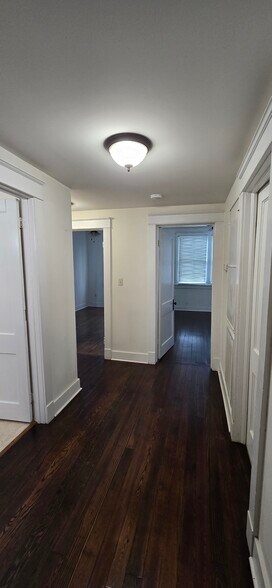 Building Photo - 2121 Audubon St