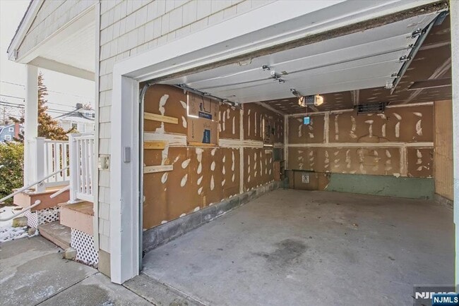 Building Photo - 85 Sheridan Ave