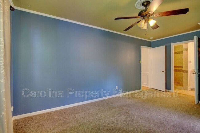 Building Photo - 6412 Tomahawk Ln
