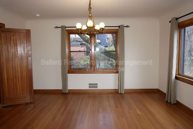 Building Photo - 1403 2nd Ave N