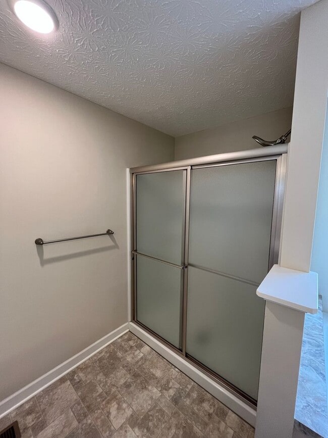 Building Photo - Charming Rural Retreat in Richwood- Fiber Internet Included!