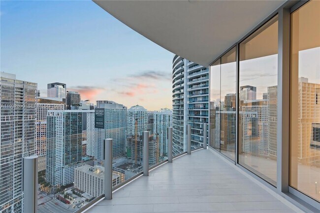 Building Photo - 300 Biscayne Blvd Way