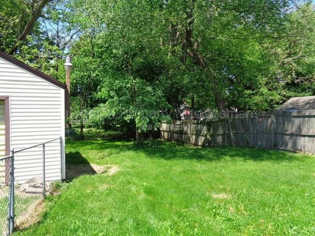 Building Photo - 621 Washburn Ave