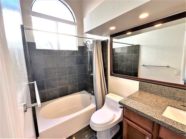 Building Photo - 5032 Dorado Dr