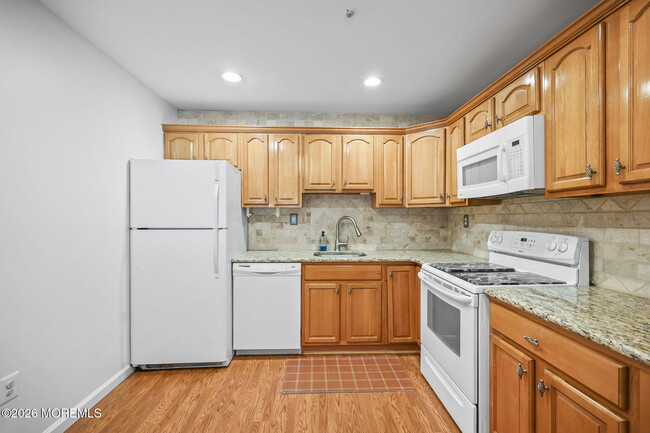 Building Photo - 110 Amberly Dr