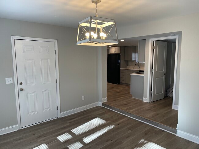 Building Photo - 3345 E Ridge Rd