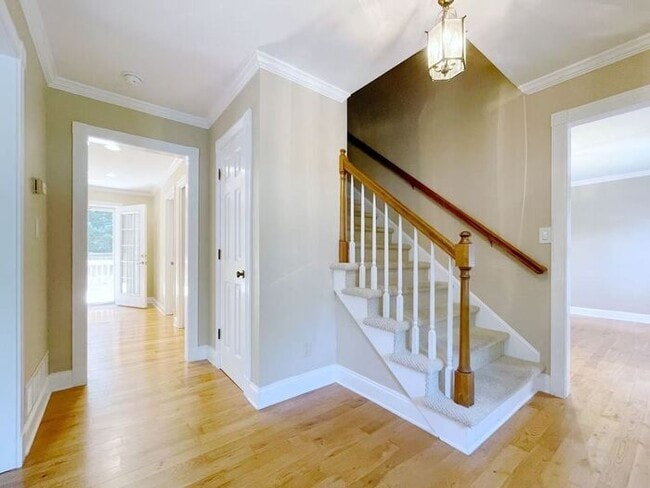 Building Photo - 811 Mitsy Ridge Dr