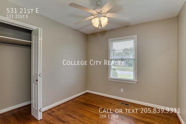 Building Photo - 531 21st St E