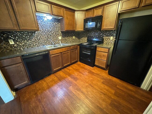 Building Photo - 3802 Hereford Ln