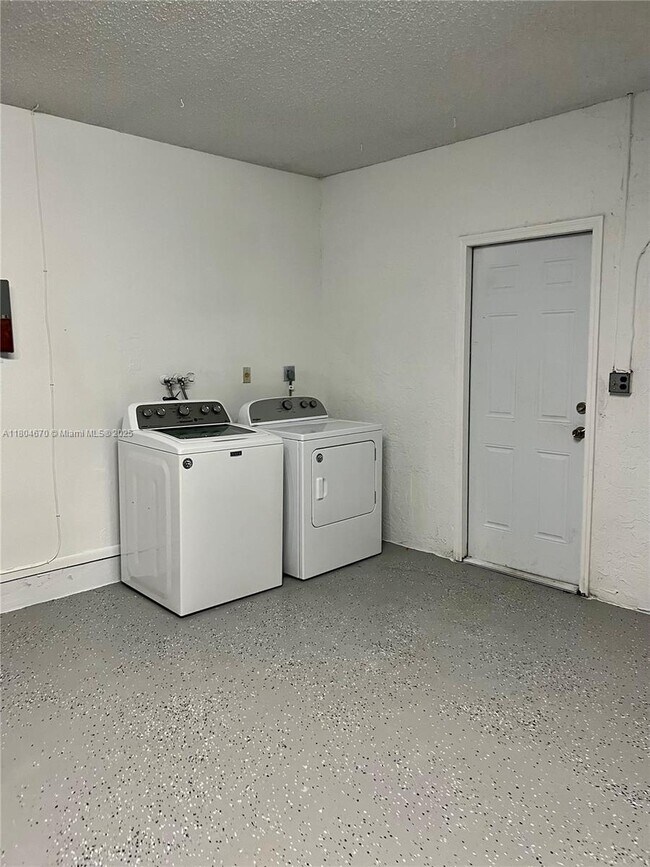 Building Photo - 6641 NW 52nd St