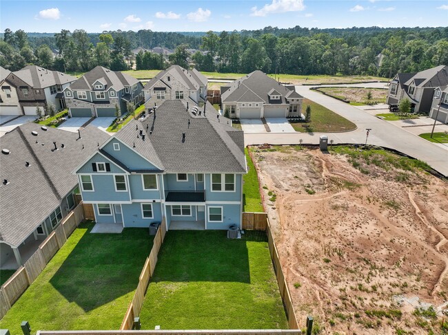 Building Photo - 611 Silver Pear Ct