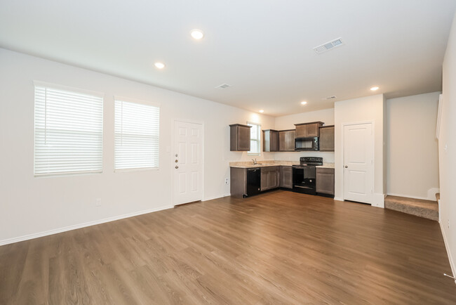 Building Photo - 1307 Ester Ln