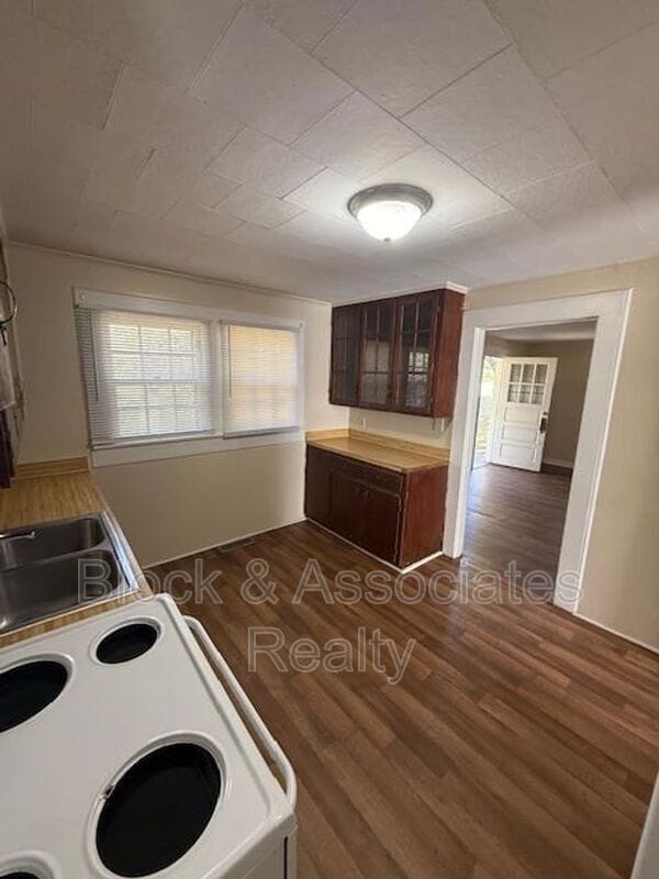 Building Photo - 1811 Newell St