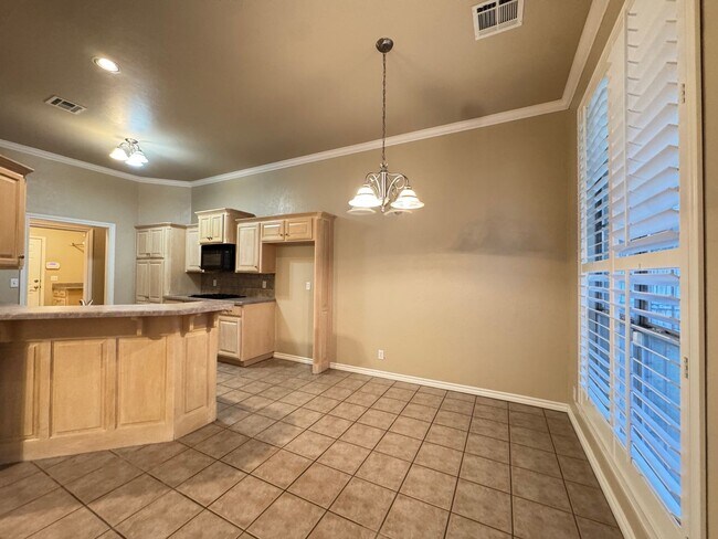 Building Photo - Spacious Home + North Edmond + 3 bedrooms + Study + Edmond Schools + Storm Shelter