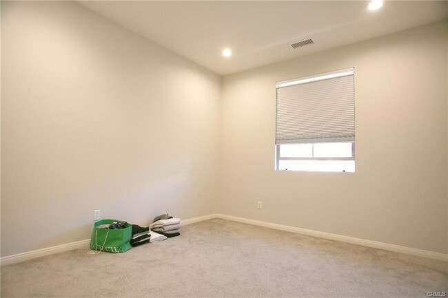 Building Photo - 125 Full Sun