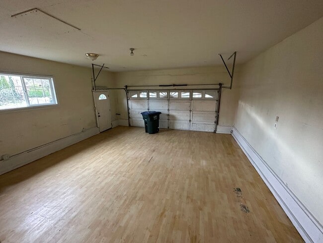 Building Photo - 4284 Sweet Rd