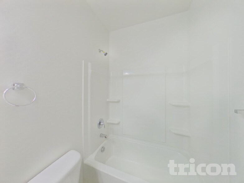 Building Photo - 16971 N Quinto Dr