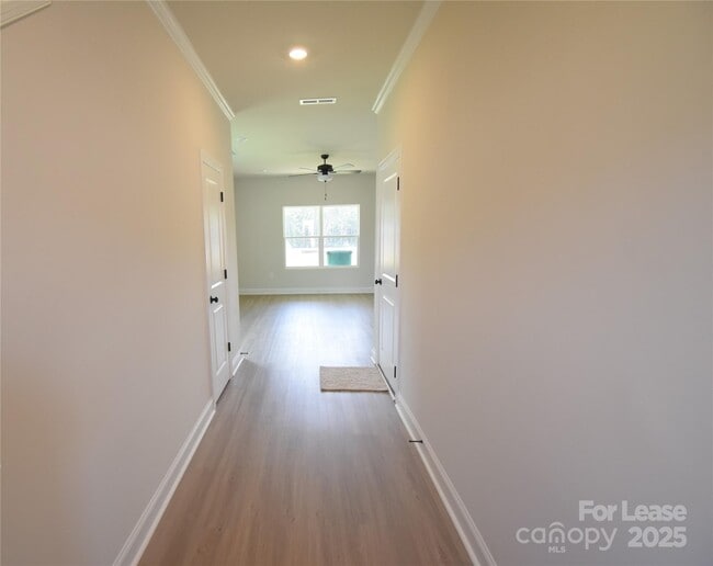 Building Photo - 3519 Narrow Ln