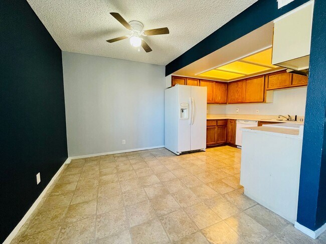 Building Photo - 3716 Snorkel Cir