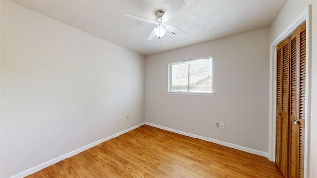 Building Photo - 302 Laurel St