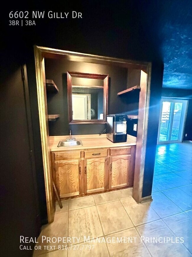 Building Photo - 6602 NW Gilly Rd