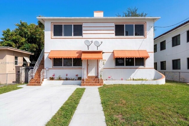 Building Photo - 1971 SW 17th Ct