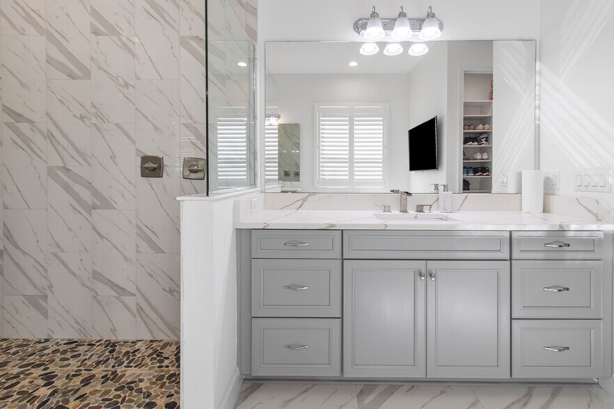 Building Photo - 7531 Mandarin Grove Way