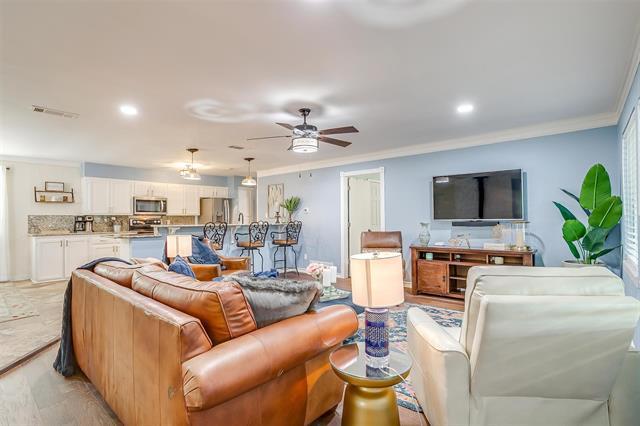 Building Photo - 520 Deer Trail