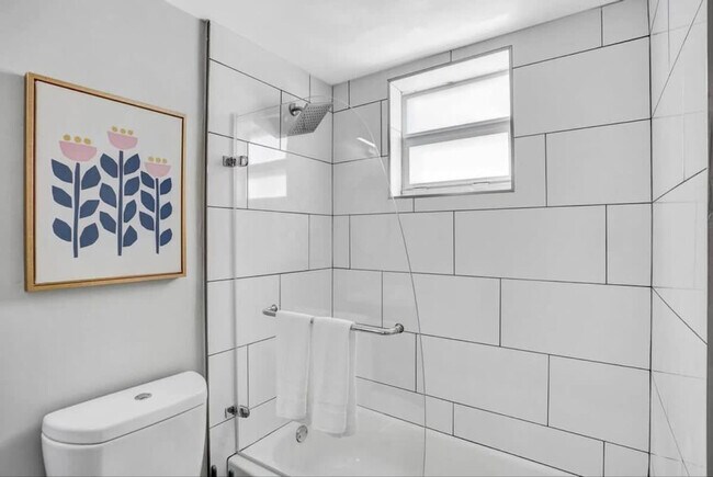 Building Photo - 50 Davie Blvd