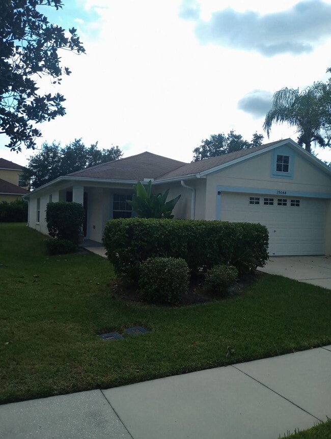 Building Photo - Home Sweet Home is this 4 bed, 2 bath home...