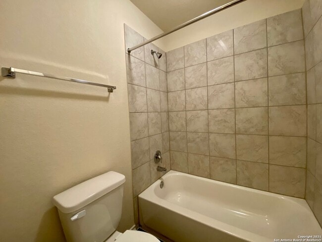 Building Photo - 491 Hunters Rnch E