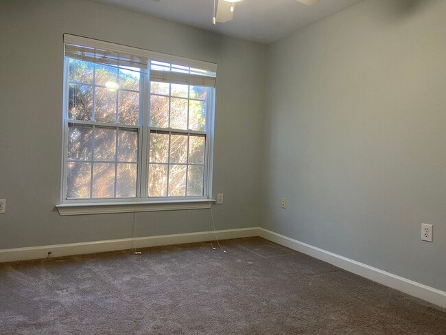 Building Photo - Beautiful Property in Bellingham Park!