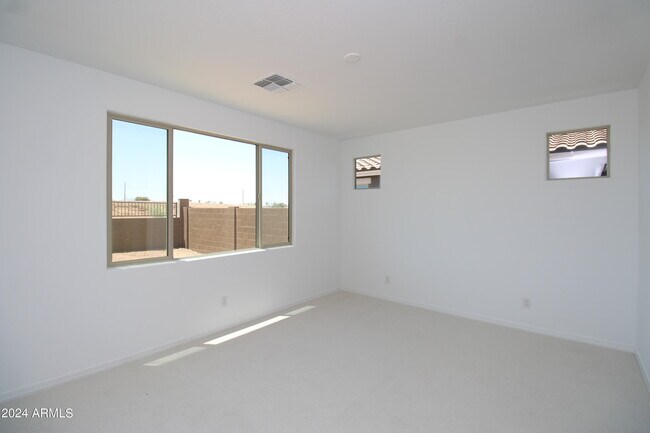 Building Photo - 8725 W Medlock Dr