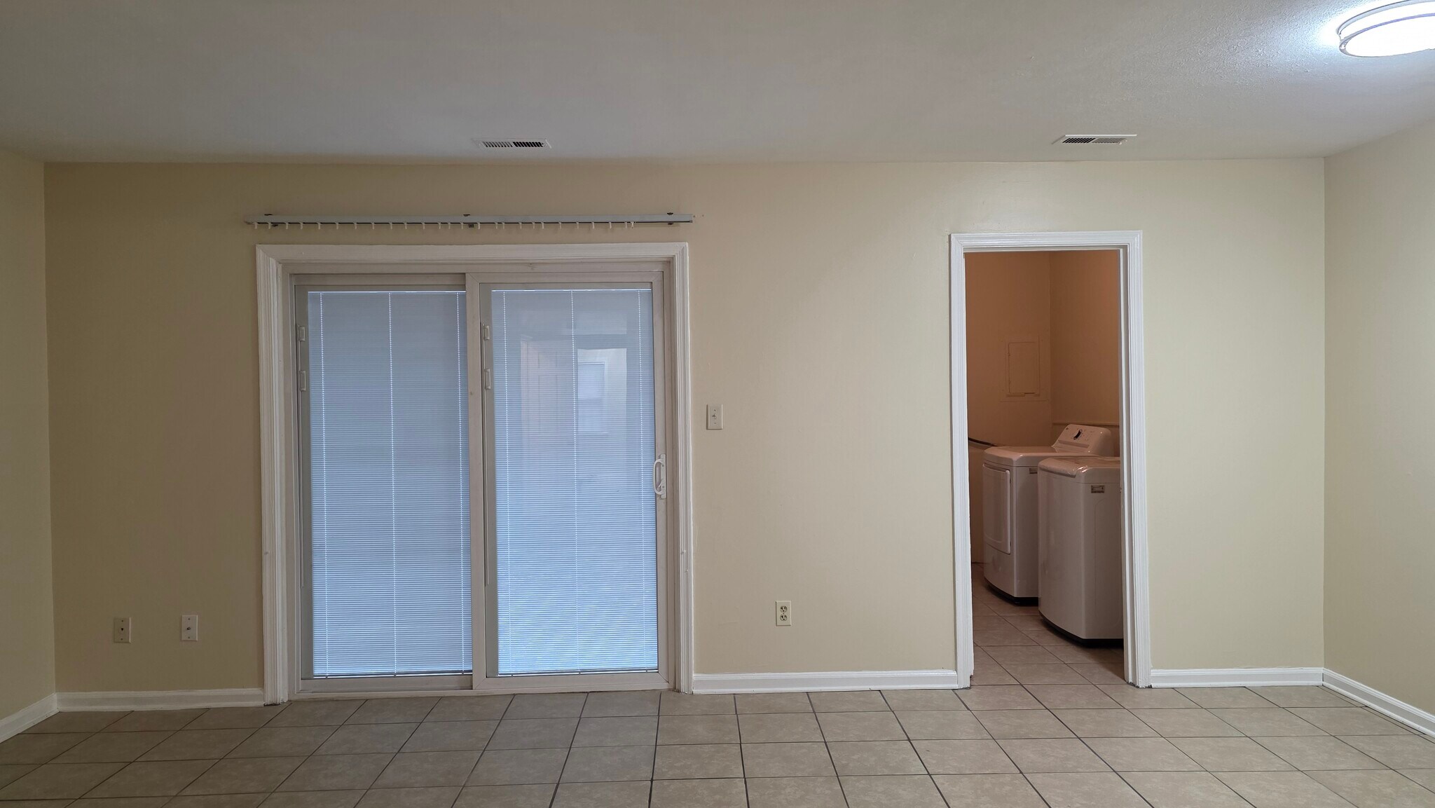 Building Photo - 401 Advocate Ct