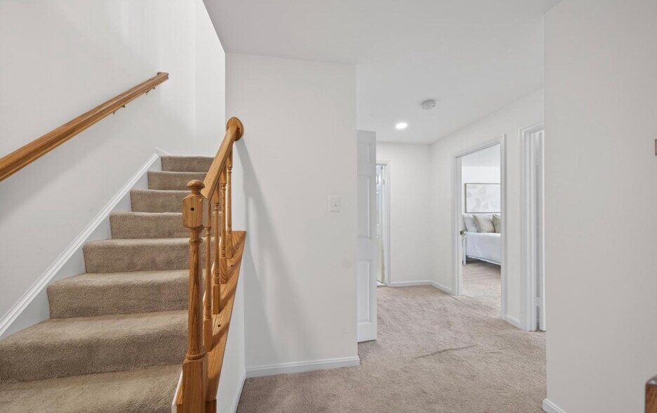 Building Photo - 12552 Kempston Ln