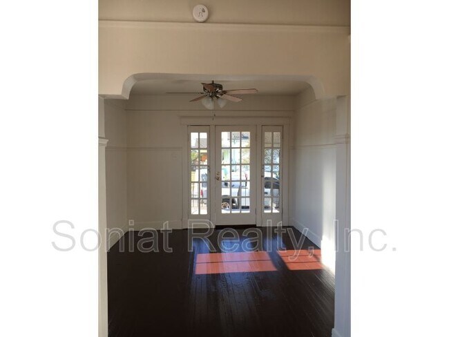 Building Photo - 4501 Baudin St