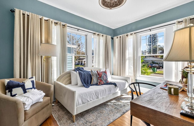 Building Photo - 3321 W San Juan St